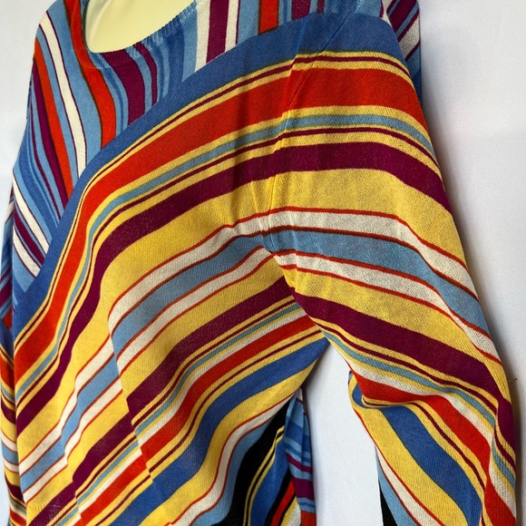 Multi colored pullover top - Picture 3 of 3